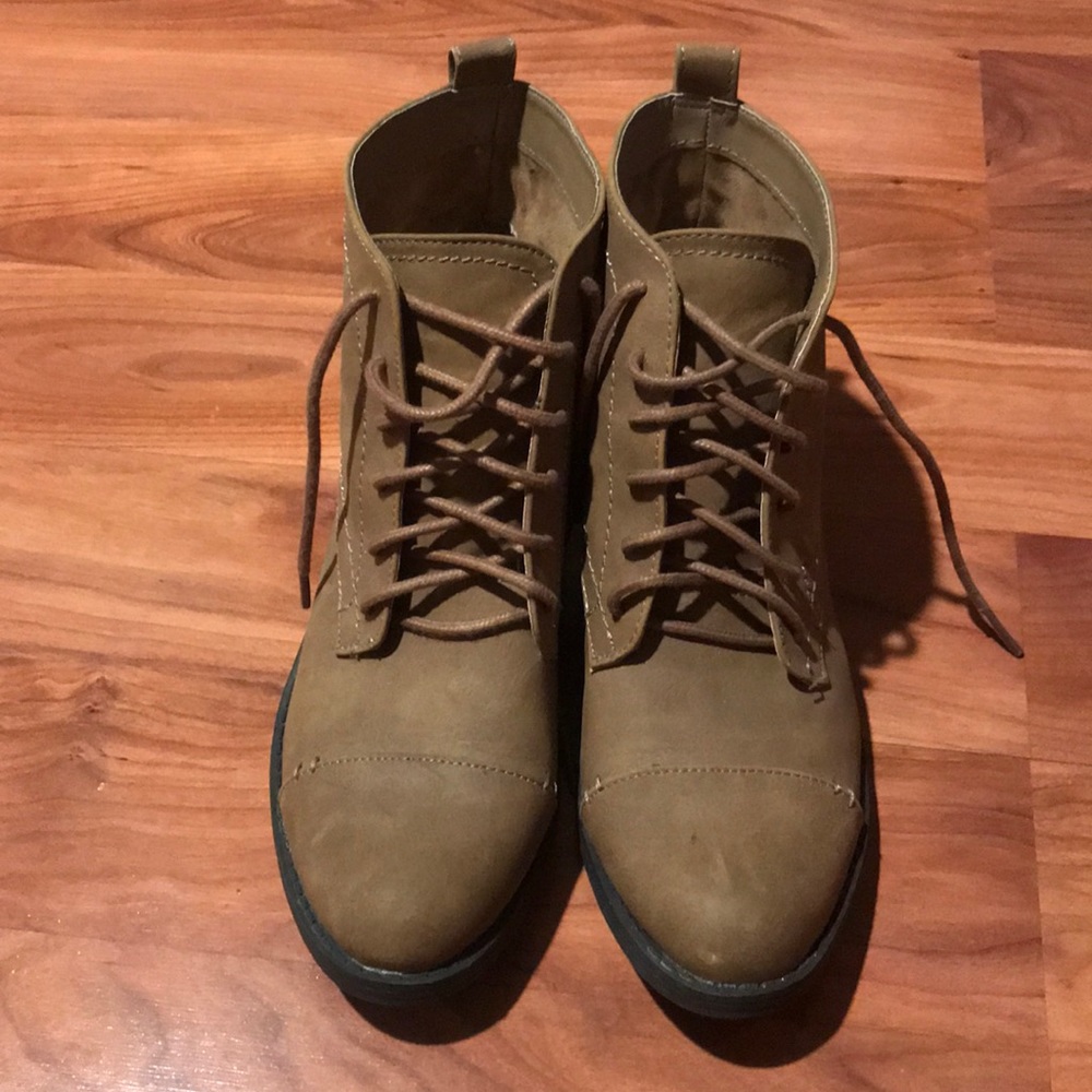 Sam & Libby boots